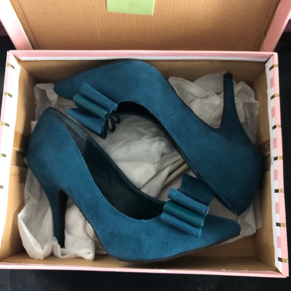 Teal Suede Pumps - Picture 5 of 7